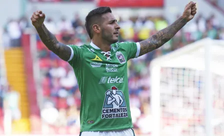 Isamel Sosa lució con triplete en victoria de León sobre Necaxa