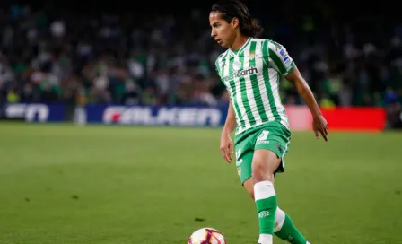 Diego Lainez podría tener minutos con el Betis tras lesión de Fekir