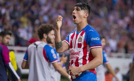 Alan Pulido igualó su mejor registro goleador con Chivas 