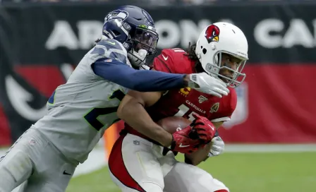 Seattle aprovechó los errores de Cardinals y sumó su tercera victoria