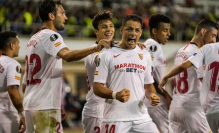 Chicharito Hernández y Sevilla se tomaron foto oficial de la campaña 2019-20