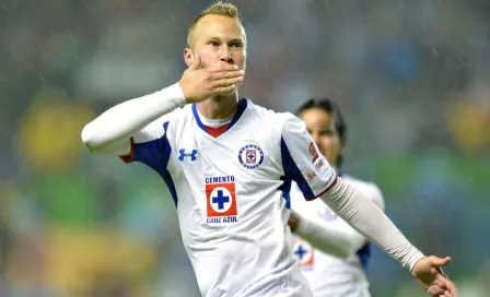 Alemao trapeó con la playera del América previo al Clásico Joven