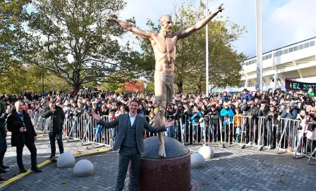 Estatua de Zlatan Ibrahimovic, develada en Malmö