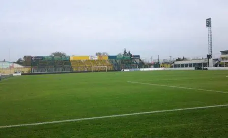 Tormenta derrumbó barda de estadio de Defensa y Justicia de Argentina