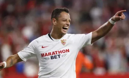 Chicharito tuvo su primera titularidad en La Liga con el Sevilla