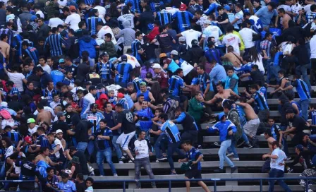 Aficionados continuaron pelea a las afueras del Alfonso Lastras