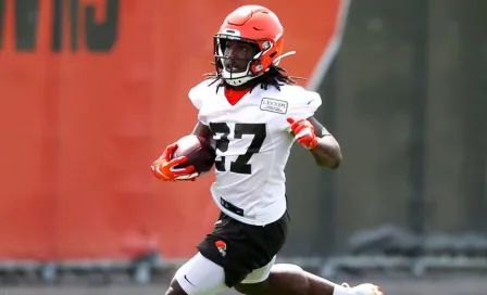 Kareem Hunt ya puede volver a entrenar con los Cleveland Browns