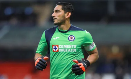 Jesús Corona habló con Víctor Garcés sobre plan de contratos en Cruz Azul