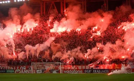 Olympiacos vs Bayern Munich, suspendido por violencia en el estadio