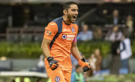 Corona: 'Para mí sería un orgullo terminar mi carrera en Cruz Azul'