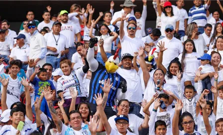  Barristas de Gallos 'se colaron' en cabecera que ocuparon familias y niños