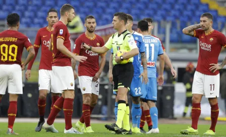 Árbitro detuvo acciones del Roma vs Napoli por racismo sobre Koulibaly