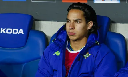 Diego Lainez no salió ni a la banca contra Real Madrid