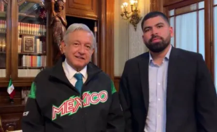 AMLO recibió en Palacio Nacional a José Urquidy, pitcher de los Astros