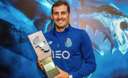 Iker Casillas propone que exfutbolistas ayuden a árbitros en el VAR