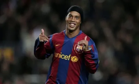 Ronaldinho tendría un partido homenaje en Barcelona en 2020