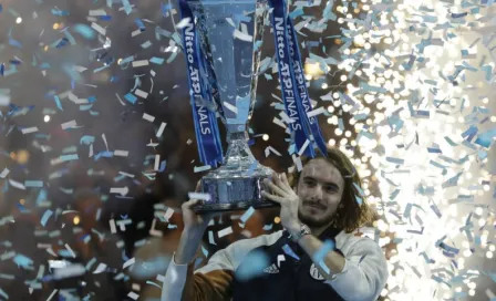 Tsitsipas superó a Thiem y se convirtió en el campeón más joven de la Copa Masters