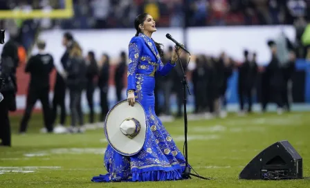 Ana Bárbara se equivocó en el Himno Nacional antes del Chiefs vs Chargers