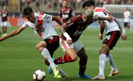 Gabriel Barbosa tocó la Copa Libertadores previo al arranque de la Final