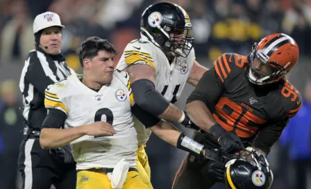 Aficionados de los Browns golpearon piñata de Mason Rudolph con un casco