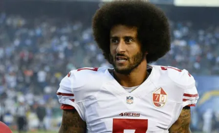 Colin Kaepernick, sin equipos de la NFL interesados en sus servicios 