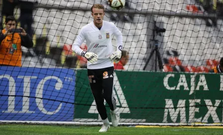  Portero debutante de Tigres colaboró en gol de Richard Sánchez 