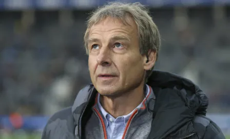 Klinsmann debutó como técnico del Hertha Berlín con derrota ante Borussia Dortmund