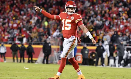 Chiefs aplastaron a Raiders y se afianzaron en la cima de la AFC Oeste