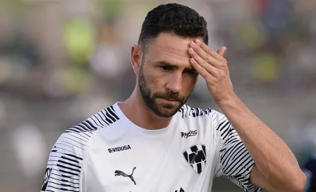 Layún sobre Salcedo: 'Regresar de Europa hace que le remarquen errores'