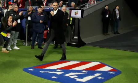 Juanfran fue homenajeado en el Wanda Metropolitano