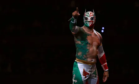 Sin Cara apareció de sorpresa en Guerra de Titantes