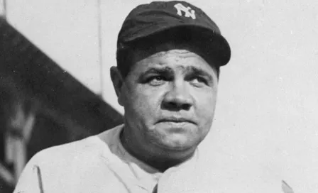 Bat que usó Babe Ruth fue subastado en un millón de dólares