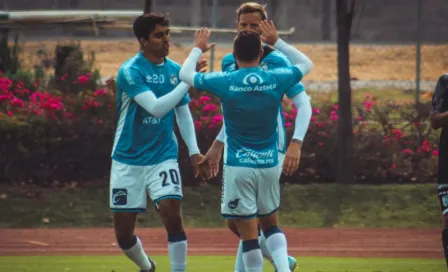 Polaco Menéndez se estrenó como goleador en debut con Puebla