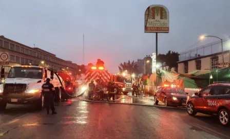 Mercado de San Cosme sufrió fuerte incendio; 181 locales se consumieron