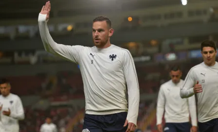 Vincent Janssen repartió despensas en Nuevo León