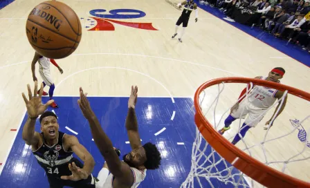 Embiid eclipsó a Giannis y Sixers sorprendió a Bucks en Navidad