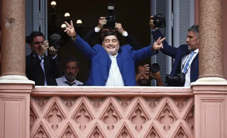 Maradona se reunió con el presidente de Argentina en la Casa Rosada