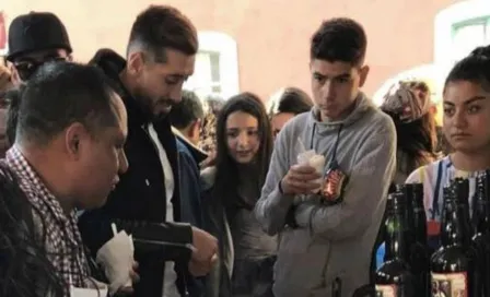 Héctor Herrera fue captado comiendo esquites en Hidalgo