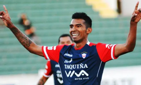 Jugador boliviano dejó la Final de su equipo para ir a su boda