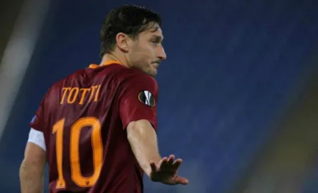 Totti: "Si yo fuera mi representante no me aconsejaría ir a la Roma" 