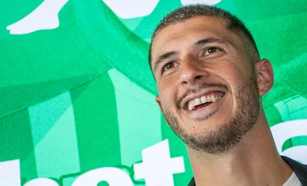 Guido Rodríguez reiteró su amor por América en presentación con Betis