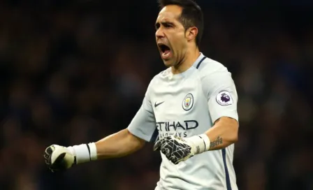 Monterrey estaría cerca de fichar a Claudio Bravo, portero del Manchester City