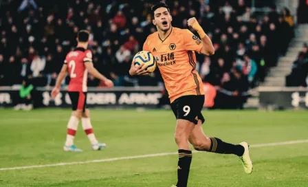 Raúl Jiménez anotó doblete histórico para Wolverhampton