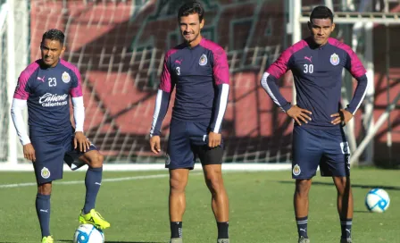 Oswaldo Alanís, nuevamente descartado de la convocatoria de Chivas