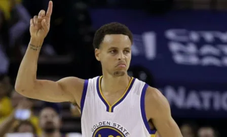 Stephen Curry podría regresar en marzo a la NBA