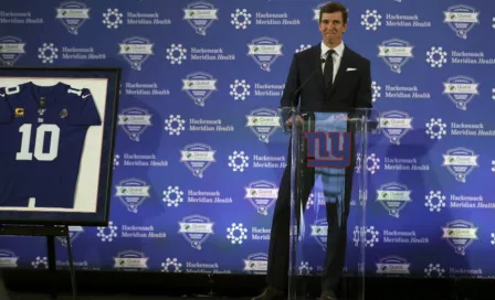 Giants retiró el '10' de Eli Manning en su adiós de los emparrillados