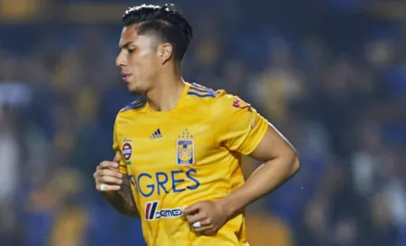 Carlos Salcedo, abucheado en el Volcán; Gignac recriminó a la afición