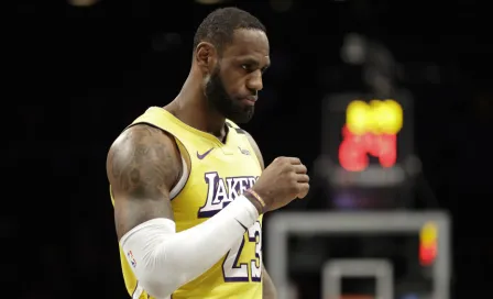 VIDEO: LeBron lloró en el aeropuerto tras enterarse de la muerte de Kobe