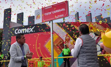 Monarcas inauguró avenida Tota Carbajal en el Estadio Morelos