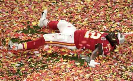 Confeti con el que celebraron los Chiefs tenía tuits impresos